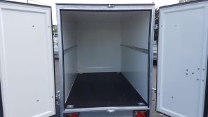 Remorque fourgon BORO F2513P 750 Kg avec essieu KNOTT 750 kg